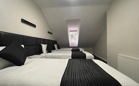 Ryan I Air I Bnb - 102 Mill Street - Free Parking